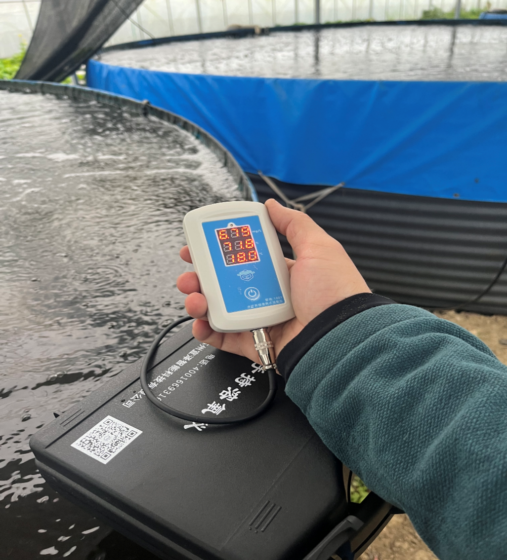 专注水产养殖水质监测!苏州宜泽智能科技水质监测仪即插即用、精准快捷