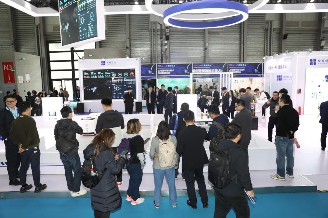 超高人气丨2024 CCE持续进行中,辉煌智行展位强势吸睛
