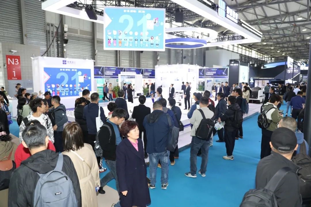 超高人气丨2024 CCE持续进行中,辉煌智行展位强势吸睛